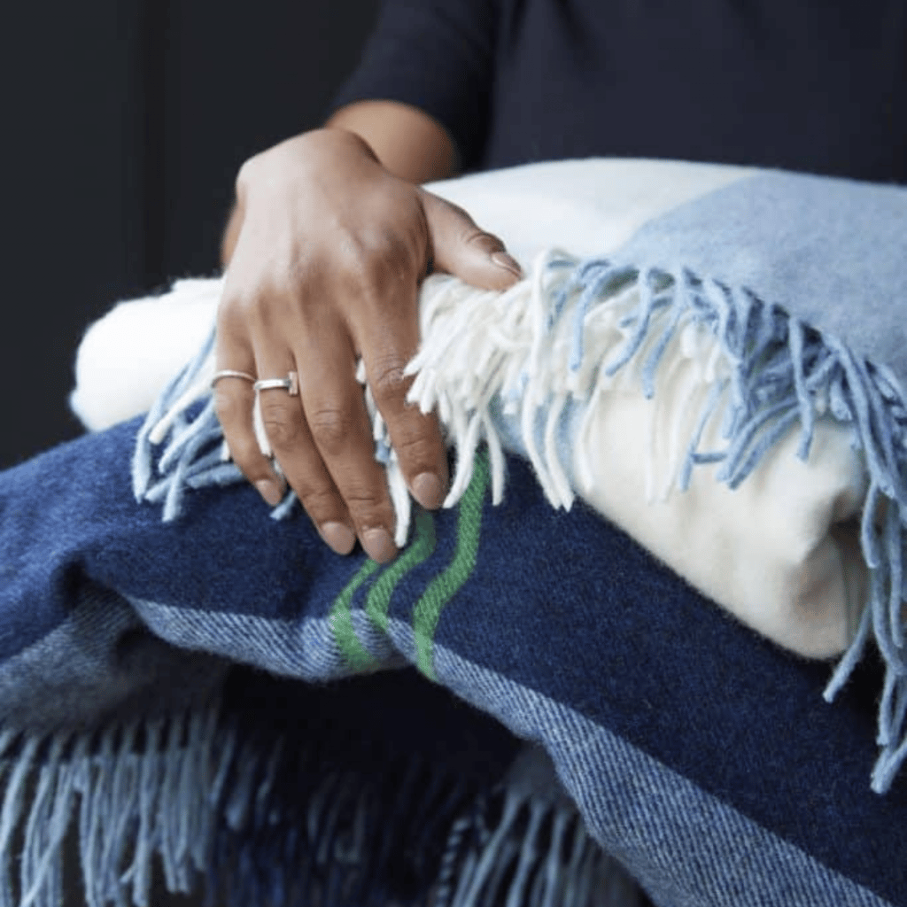 12 cosy blankets