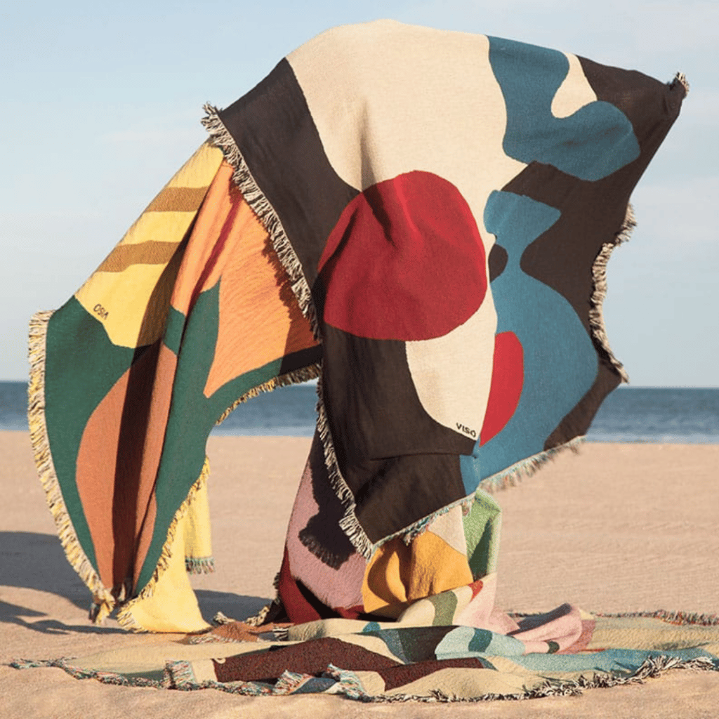12 cosy blankets
