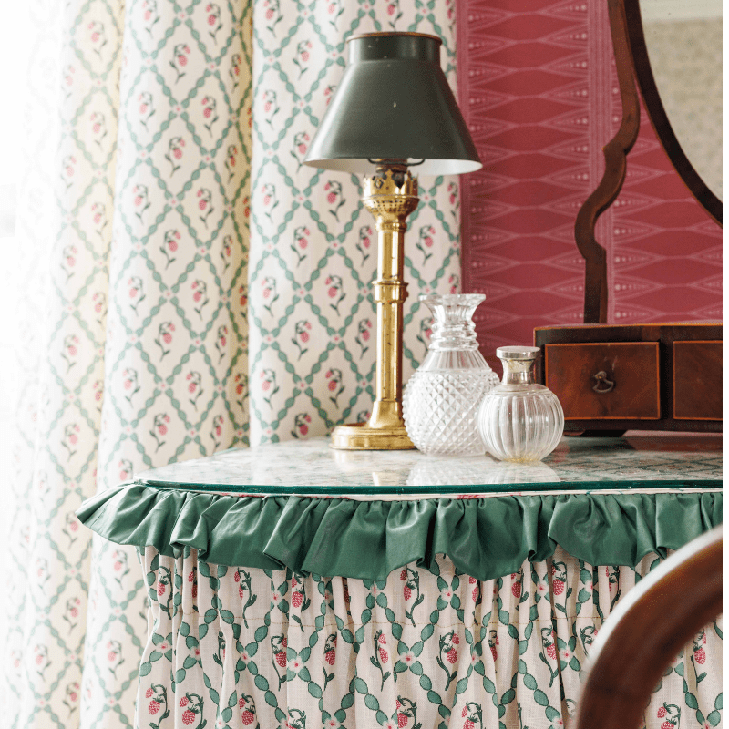 Wild Strawberry Trellis Fabric