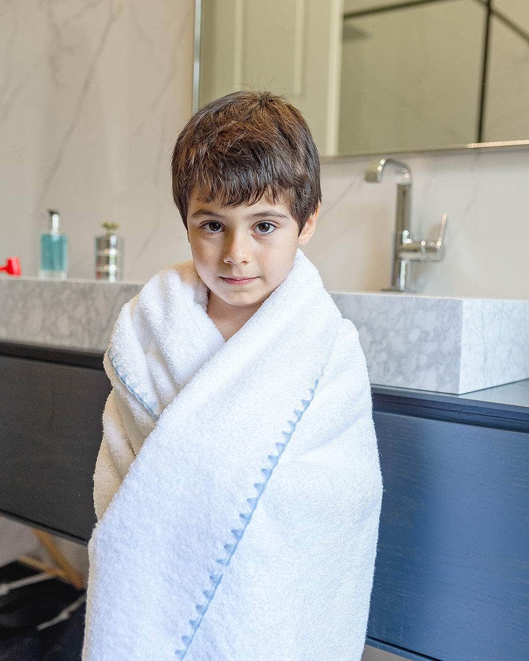 White and Blue Shell Bath Towel