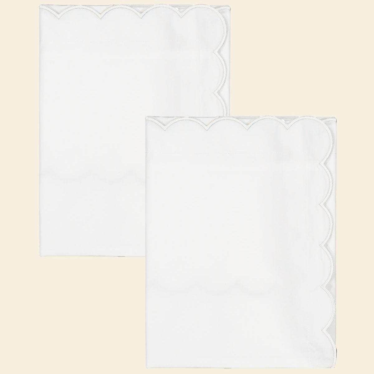 The Scalloped Pillowcases in White Cotton Percale (Set of 2)