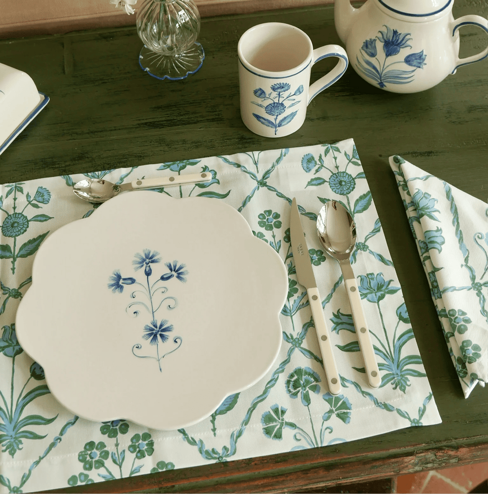 Set of 4 Scalloped Dinner Plates