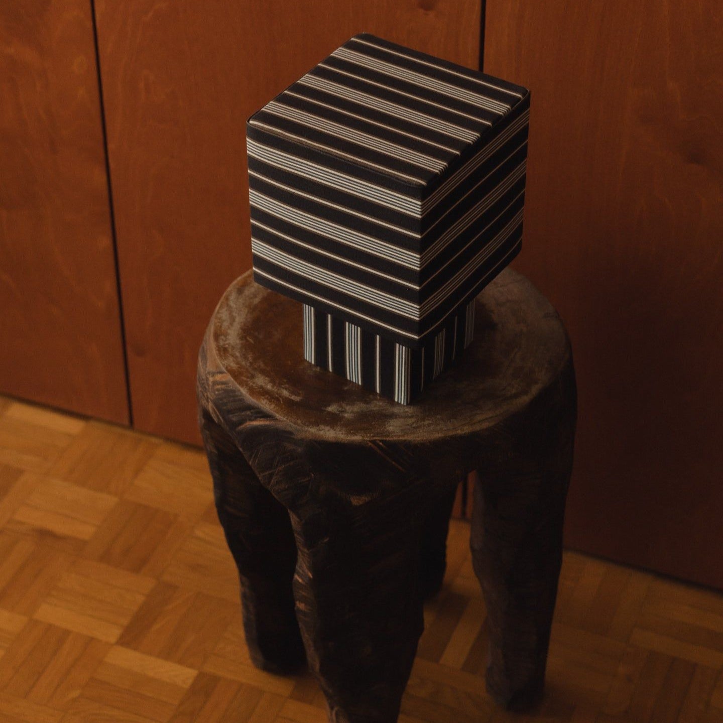 La Petite Boîte - Cameron Black Table Lamp