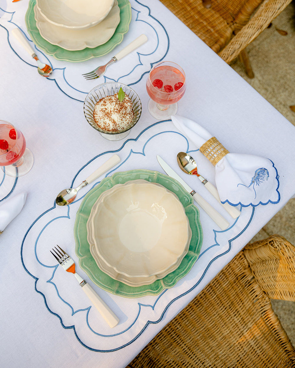 Paris Placemat, White with Blue