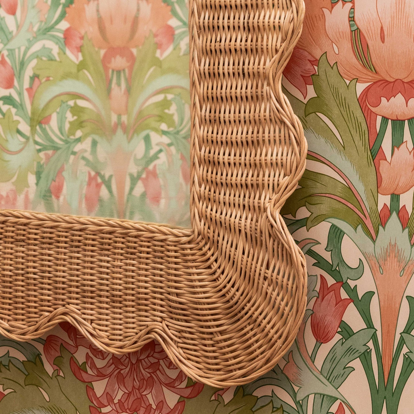 Mimi Scalloped Mirror (Medium)