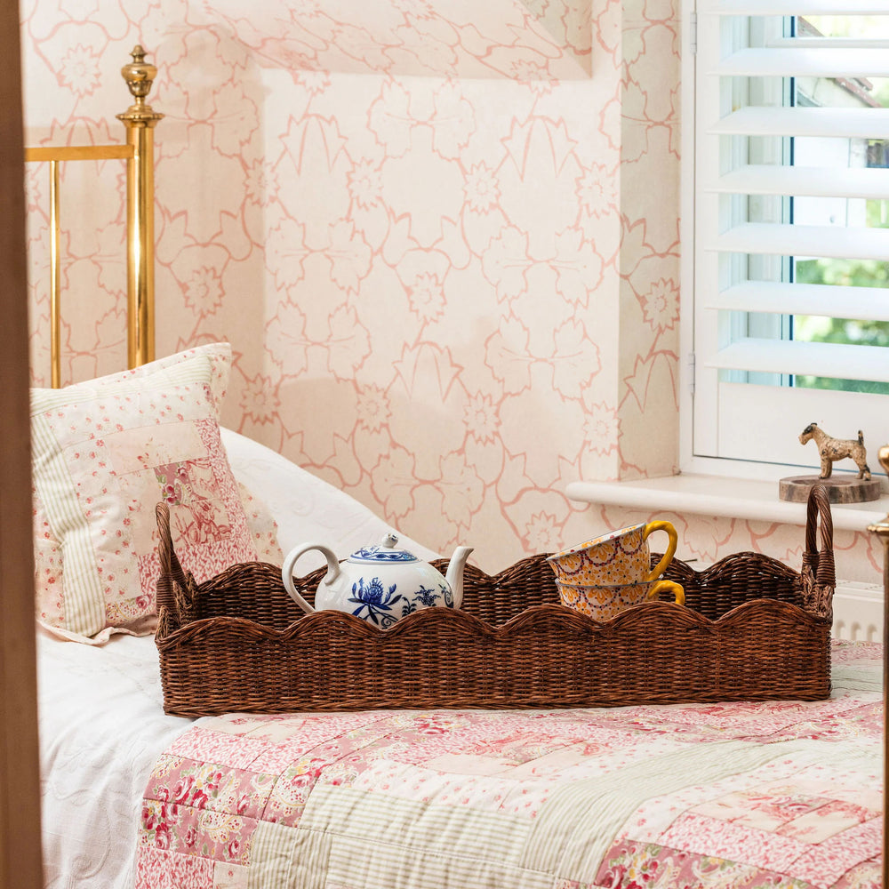 Big Scalloped Tray (Teak)