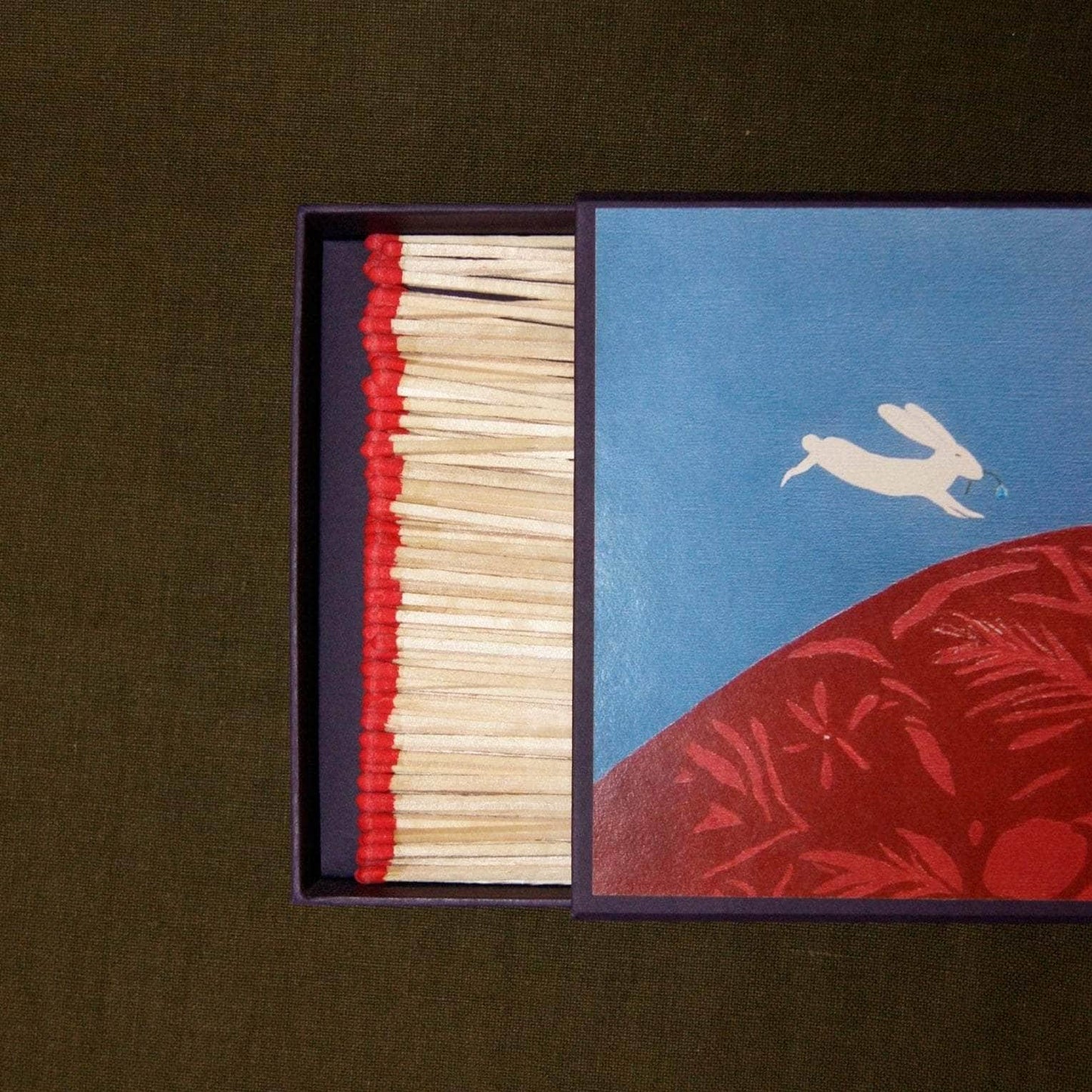 Oversize Marchbox "Echoes of a Shared Dream"