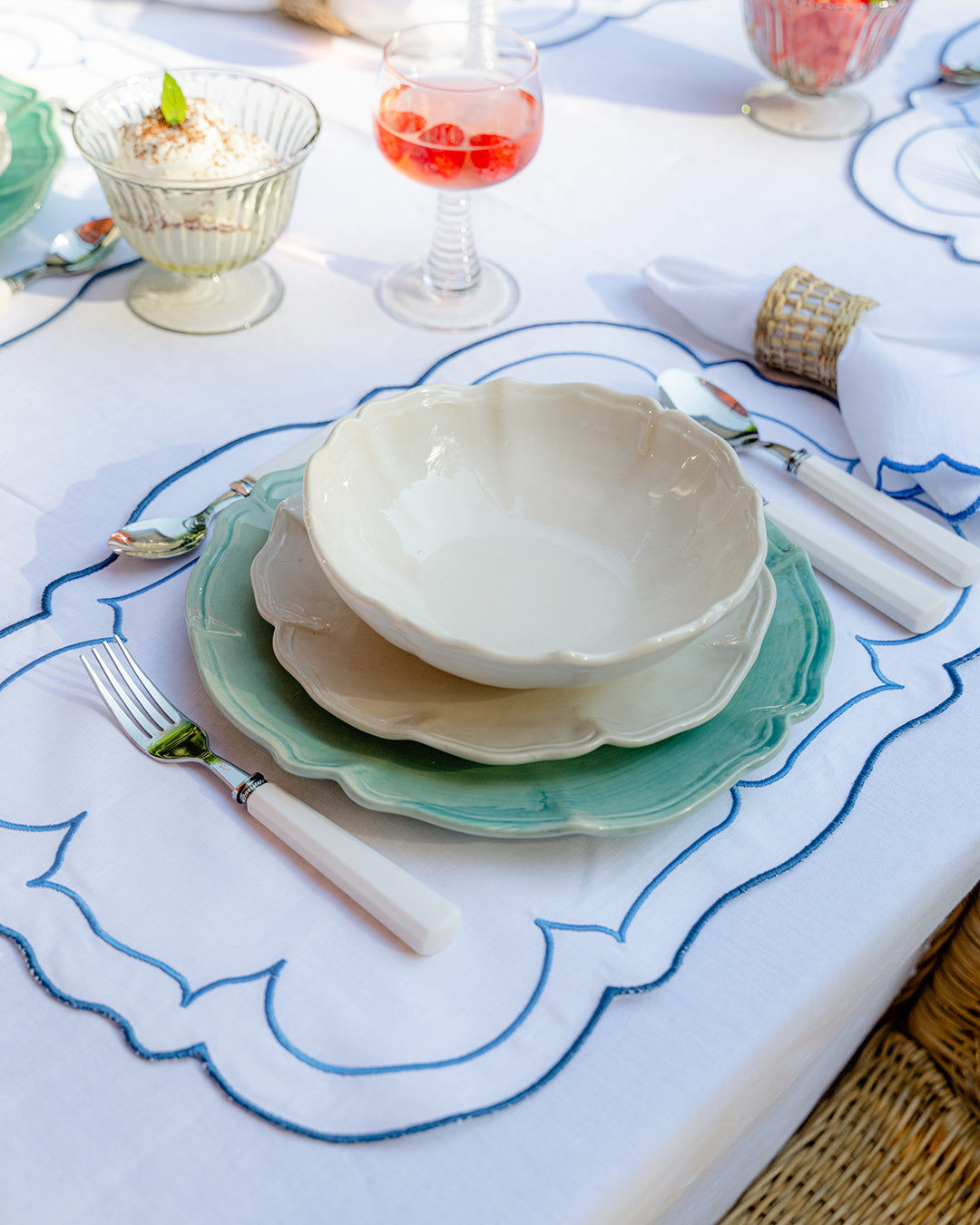 Paris Placemat, White with Blue