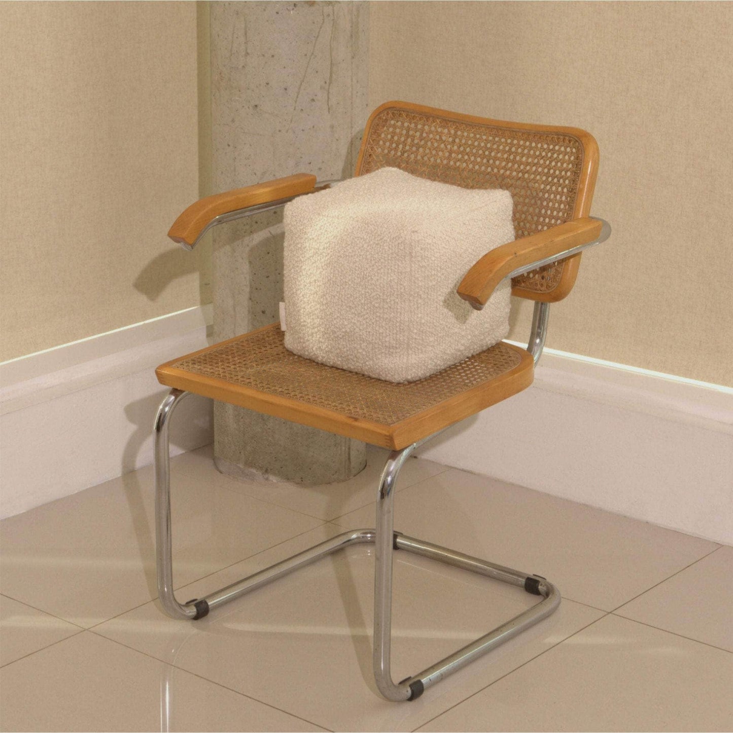 Le Cube - Wool Bouclé Cushion Egg White