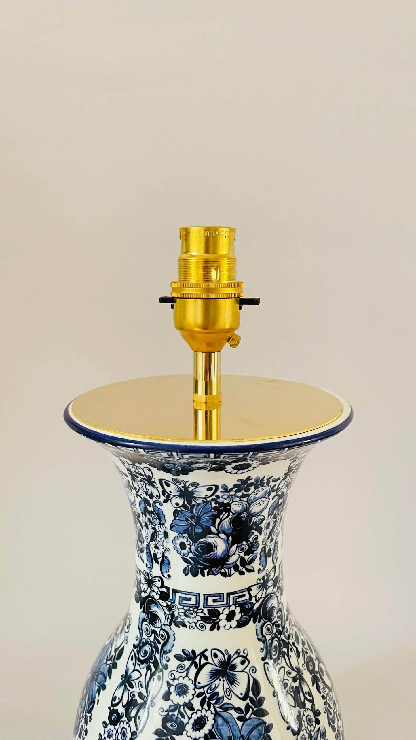 Antique Delfia Lamp