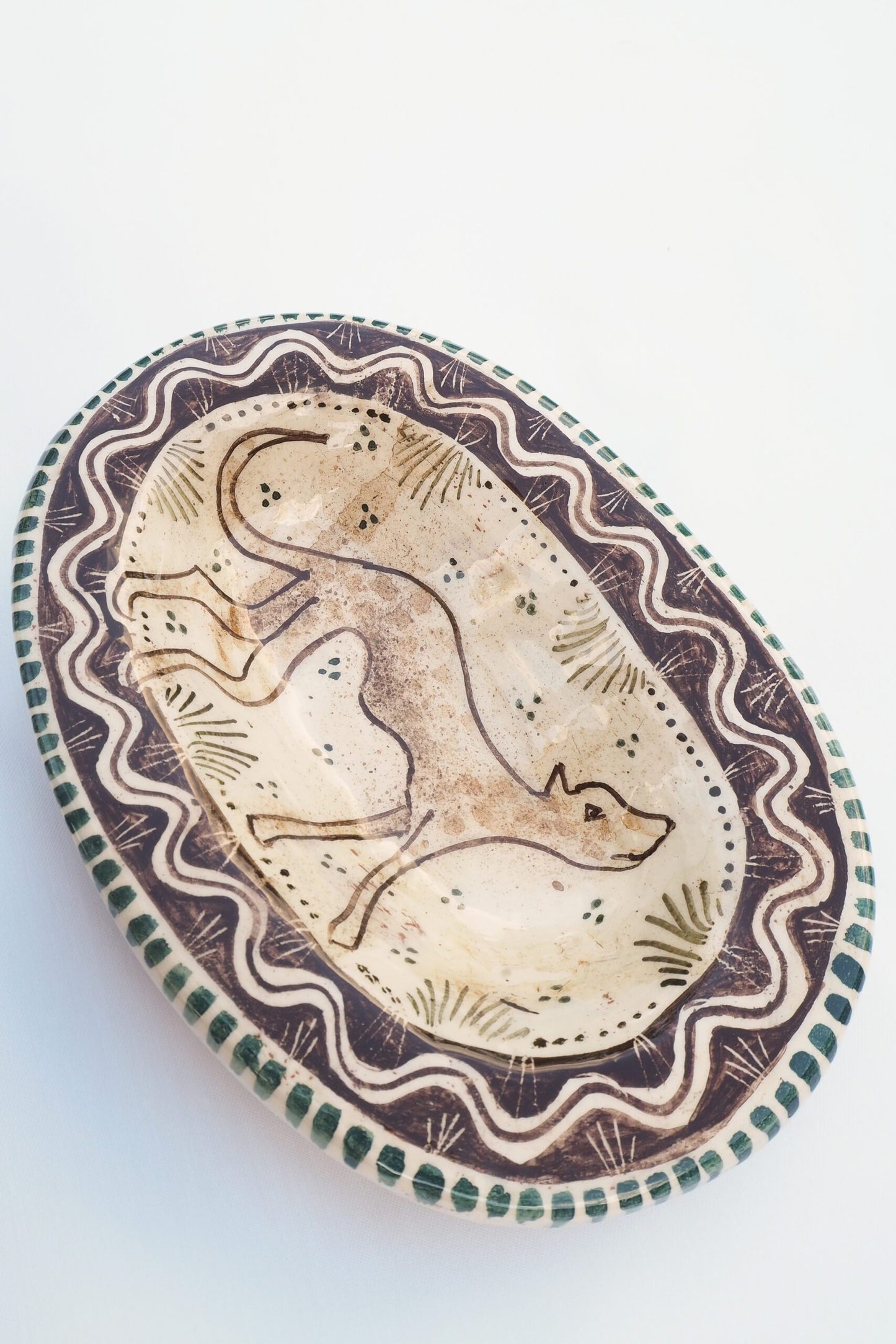 Oval Hound Dish