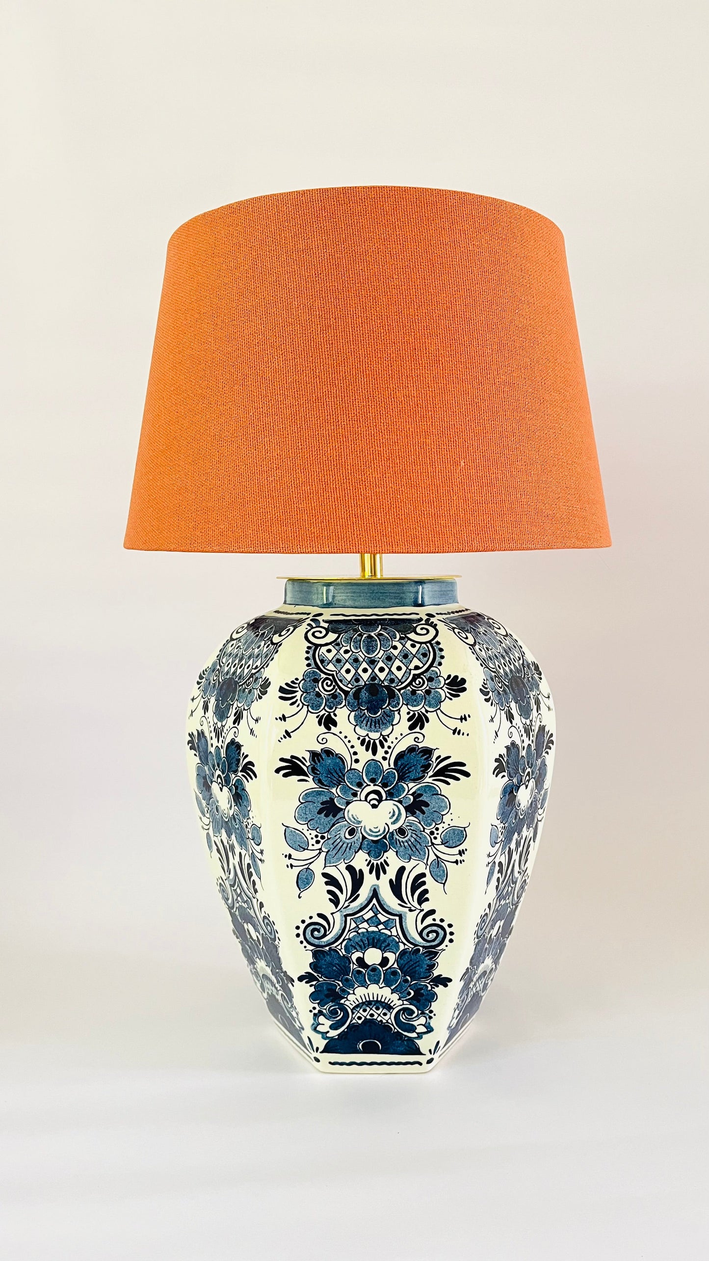 Antique Delft ‘Distel’ Lamp