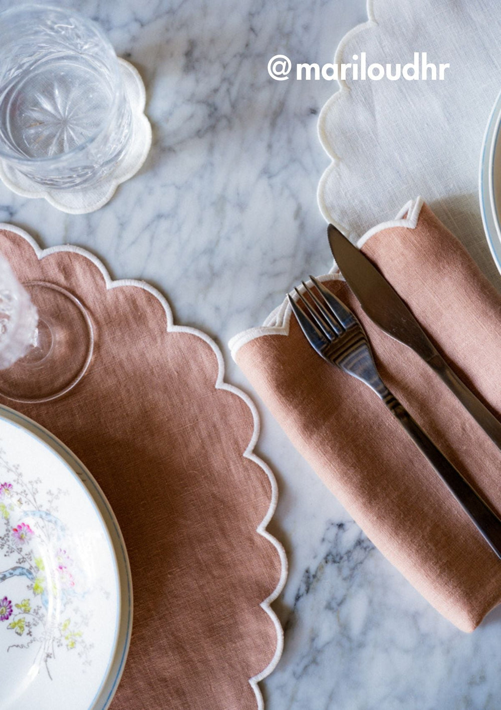 Scalloped Linen Napkins in Powder Pink & White