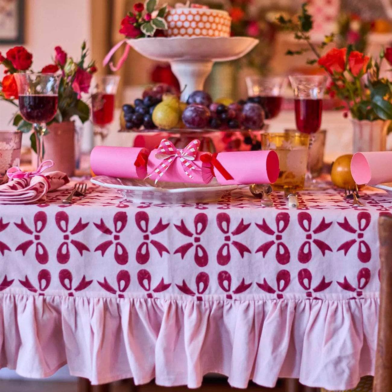 Tablecloth with Frill Bows Burgundy Rose