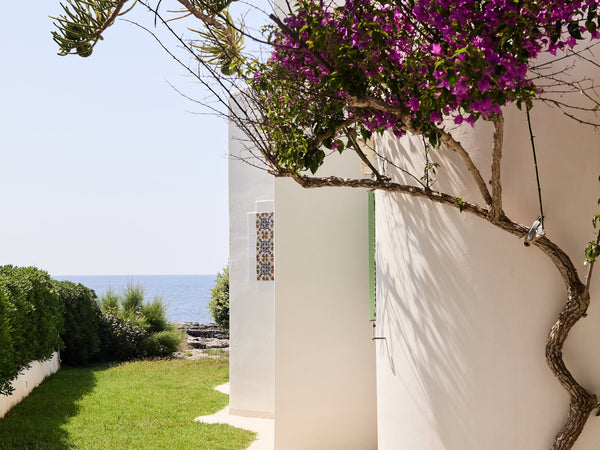 Seafront Bungalow in Cap d’Artrutx by Claudia Urvois Design
