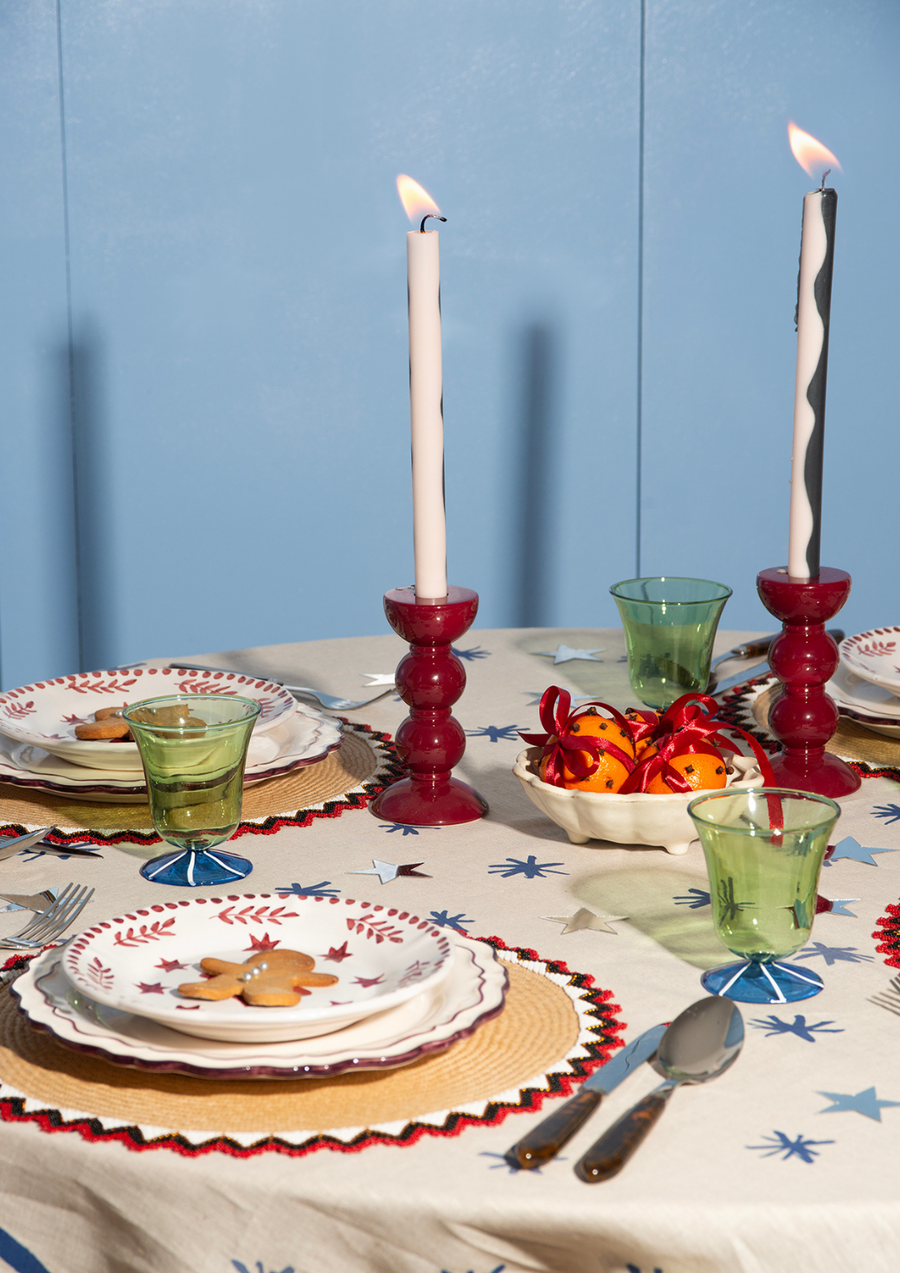 This Is Your Ultimate Guide to Christmas Hosting