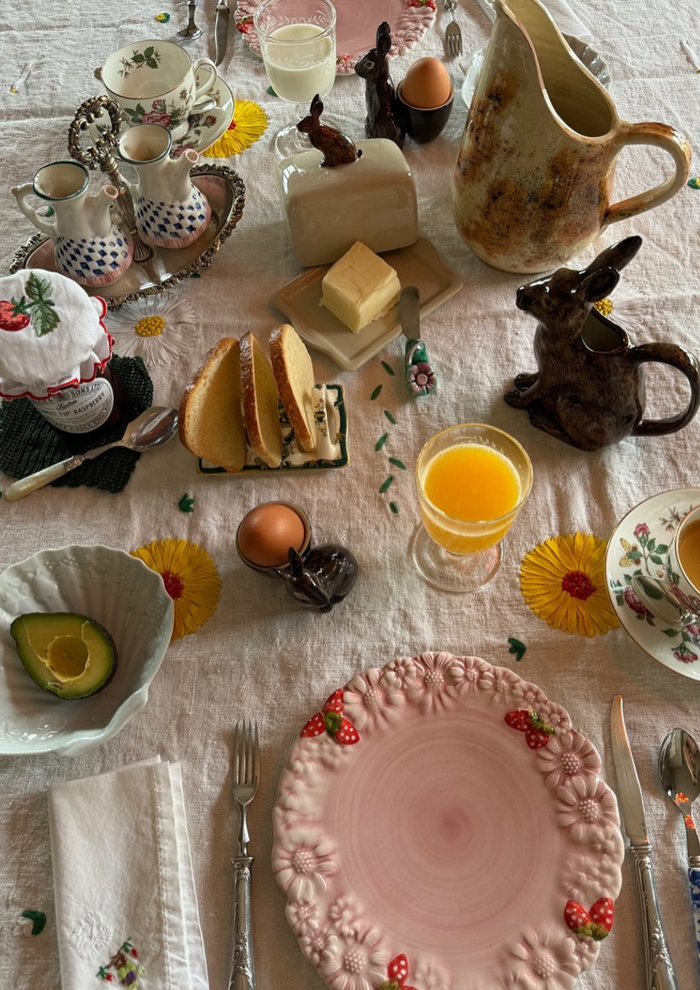 The Cute Plate Trend: How to Mix Pastels and Scallops into Your Everyday