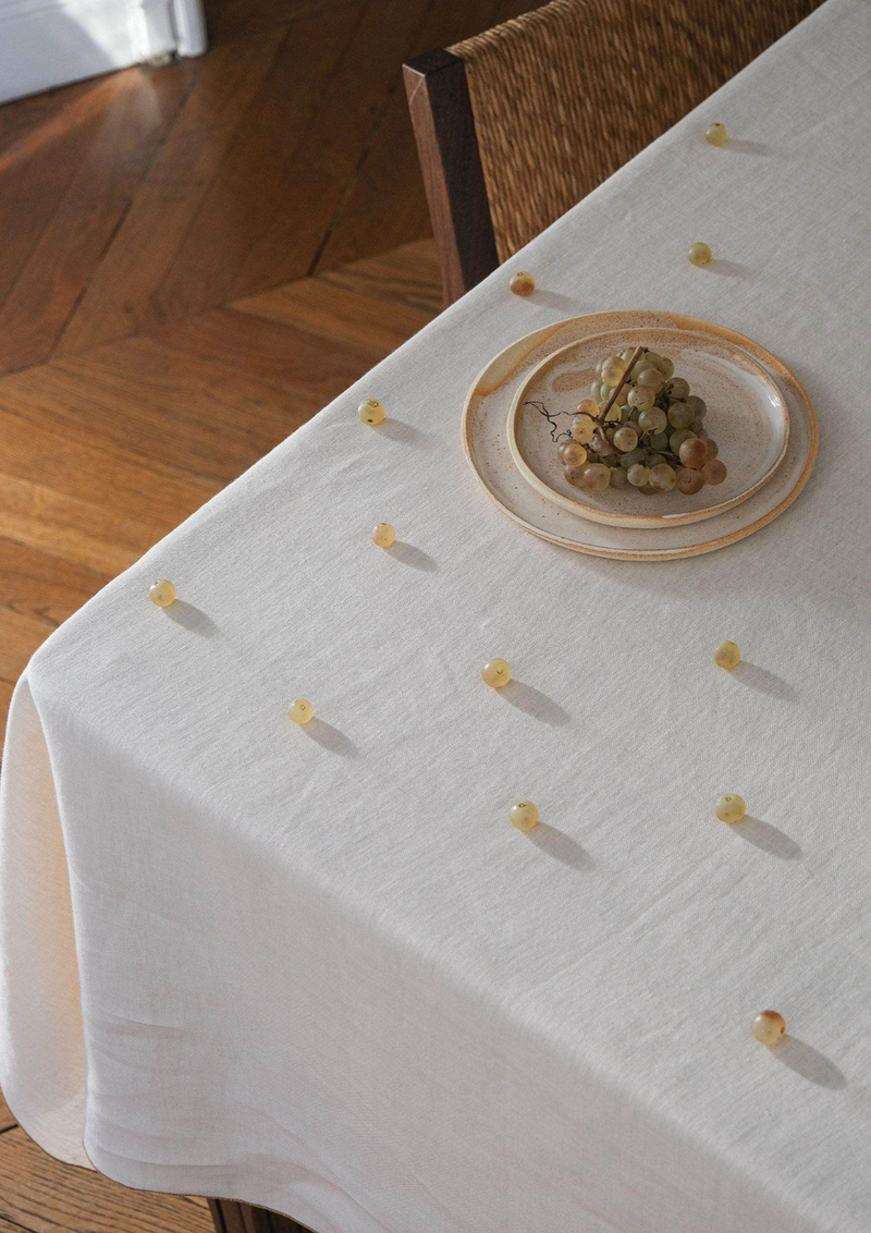 Why Crisp Linen Tablecloths are the Perfect January Reset