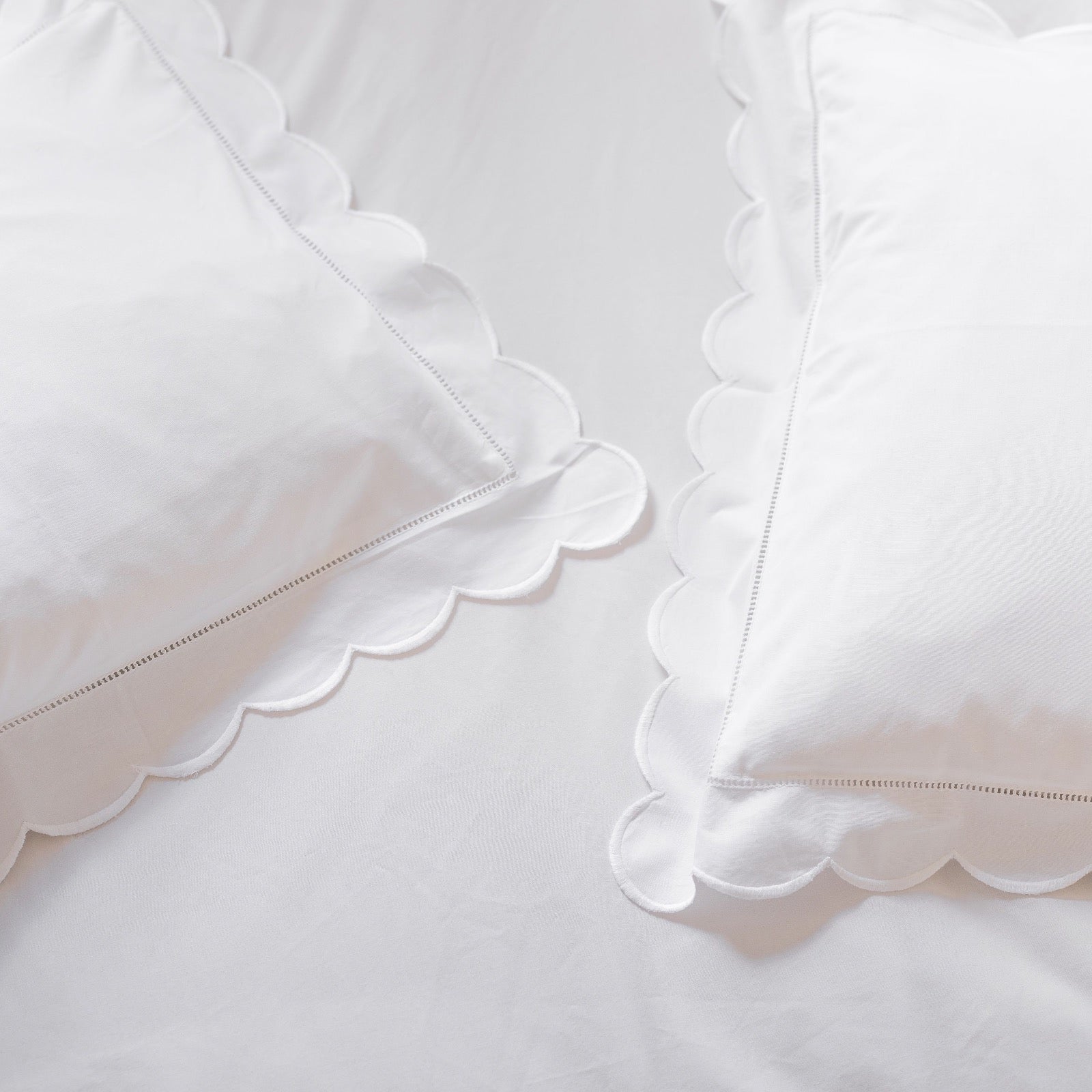 White scalloped edge pillowcase