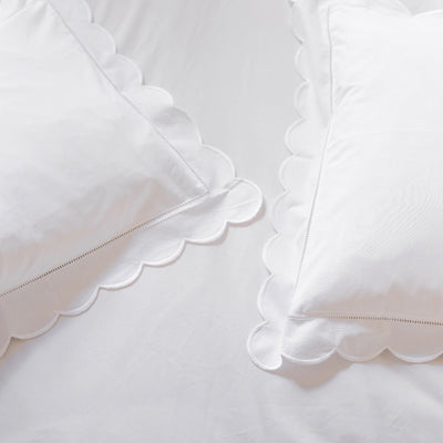 White scalloped edge pillowcase