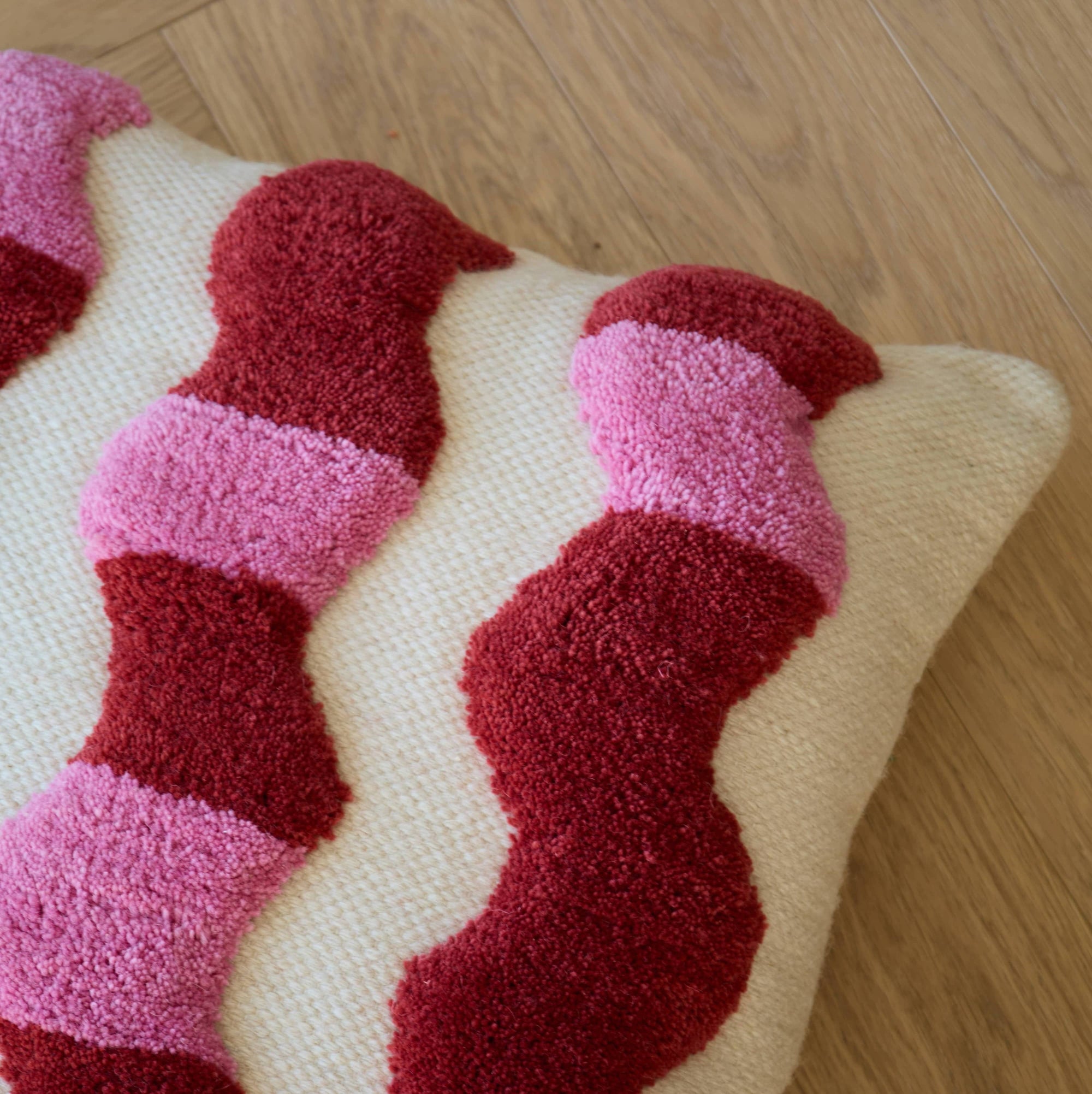 Wavy Cushion