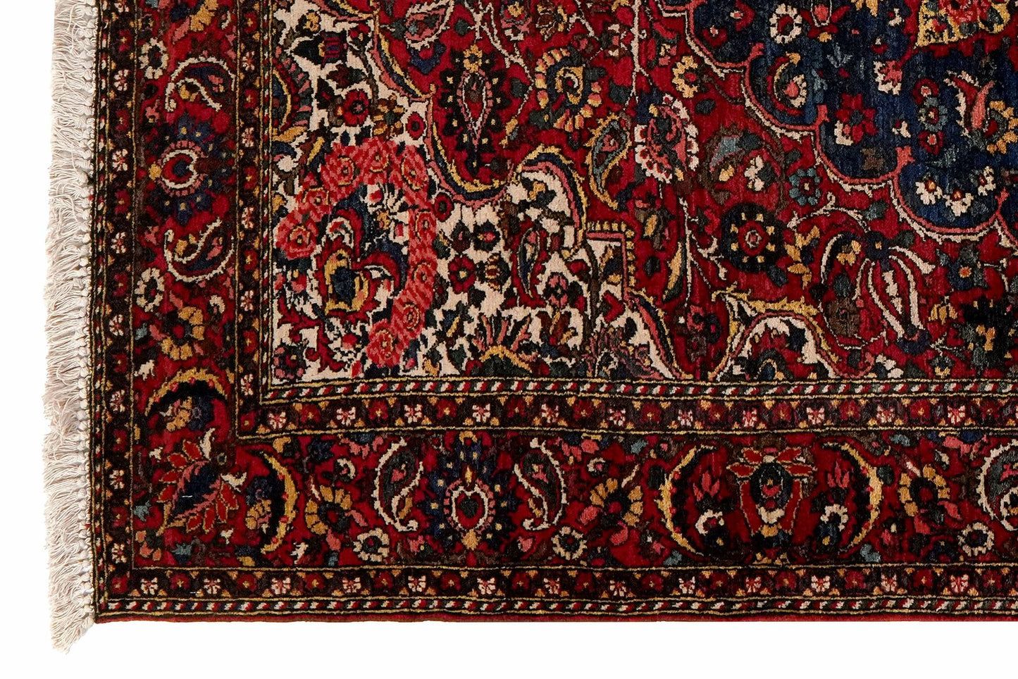 Bakhtiar — Hand-knotted, 137x200 cm, Red, 100% Virgin Wool | View 3