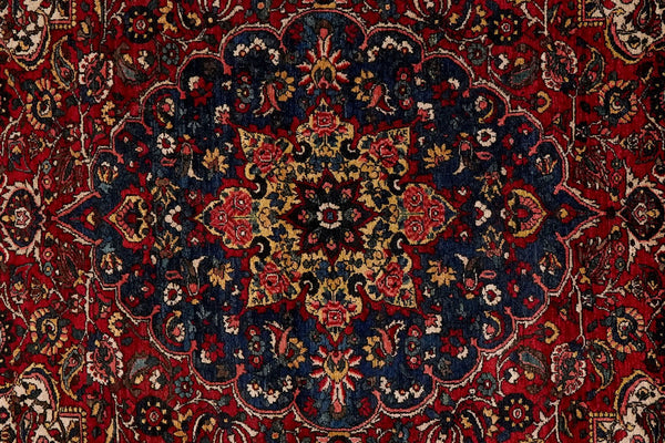 Bakhtiar — Hand-knotted, 137x200 cm, Red, 100% Virgin Wool | View 4