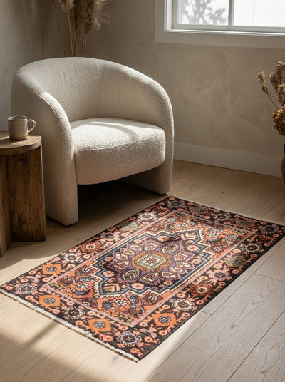 Goltuk — Hand-knotted, 46x66 cm, Red, 100% Virgin Wool | Detail view