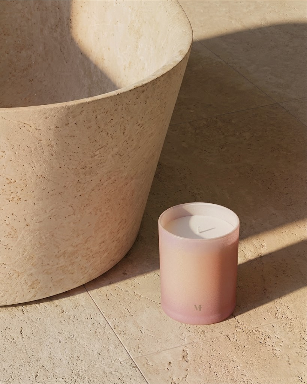 Lou : The Pale Pink Edition