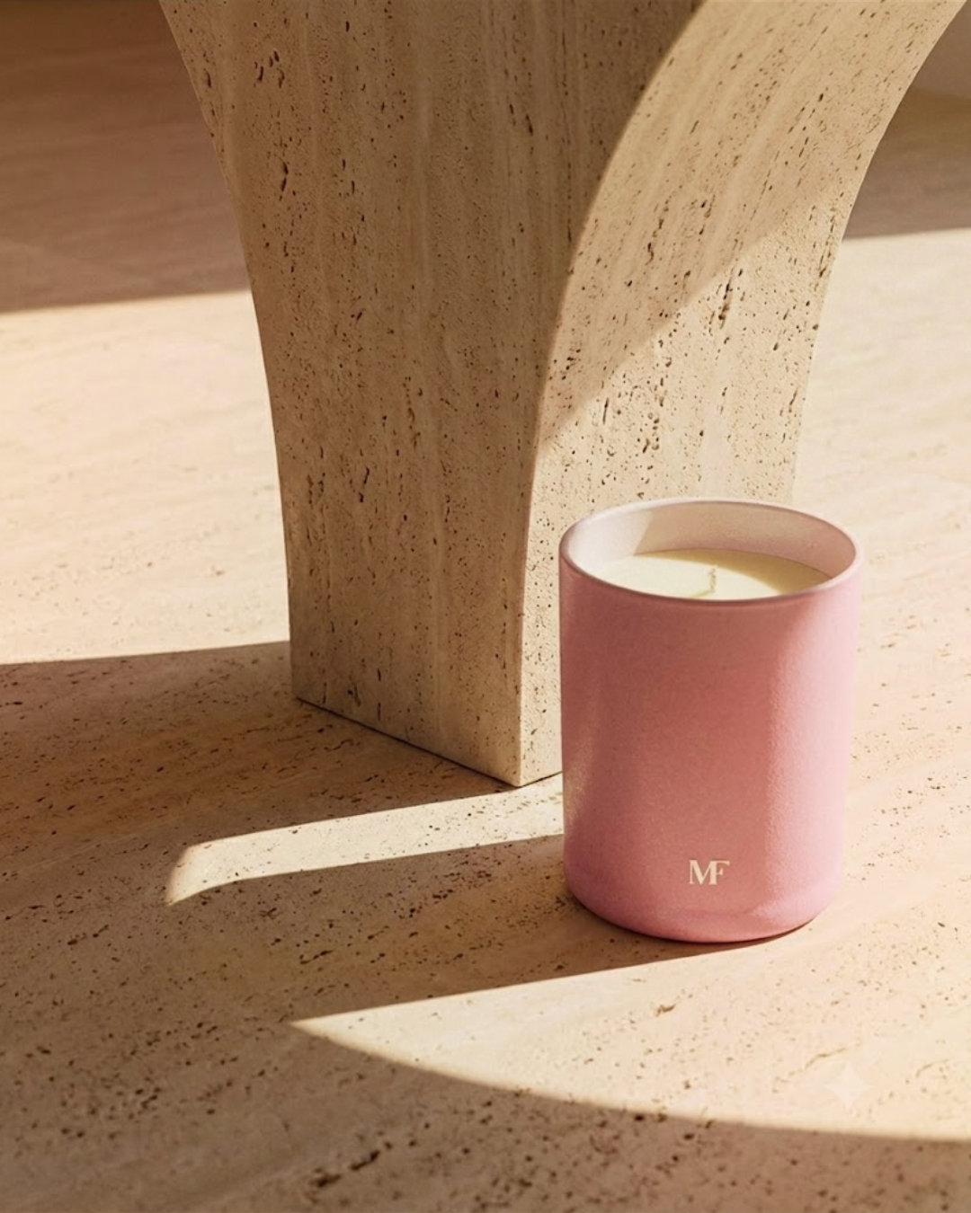 Lou : The Pale Pink Edition