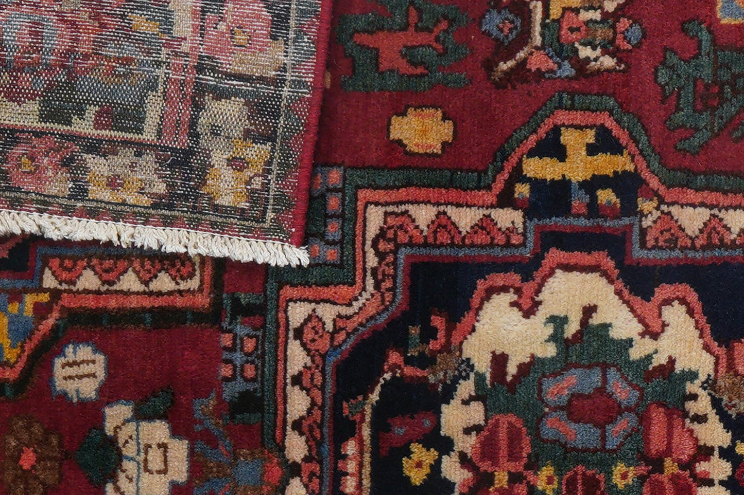 Bakhtiar — Hand-knotted, 138x204 cm, Red, 100% Virgin Wool | View 8