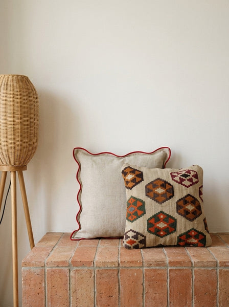 Kelim Kissen — Handmade, 40x40 cm, Multicolor, 100% Virgin Wool | Back view