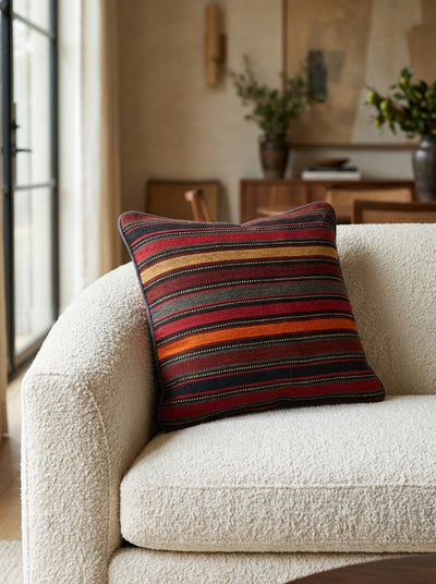 Kelim Kissen — Handmade, 35x40 cm, Multicolor, 100% Virgin Wool | Detail view