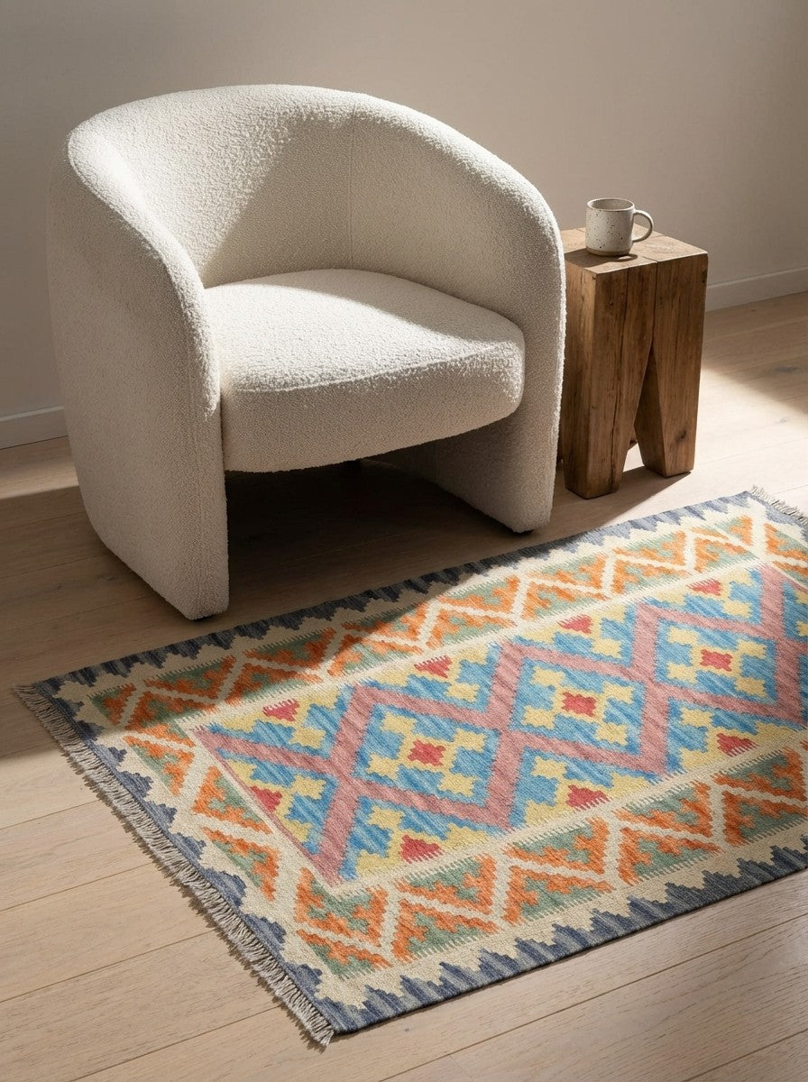 Kelim Gashgai — Handmade, 102x147 cm, Blue, 100% Virgin Wool | Detail view