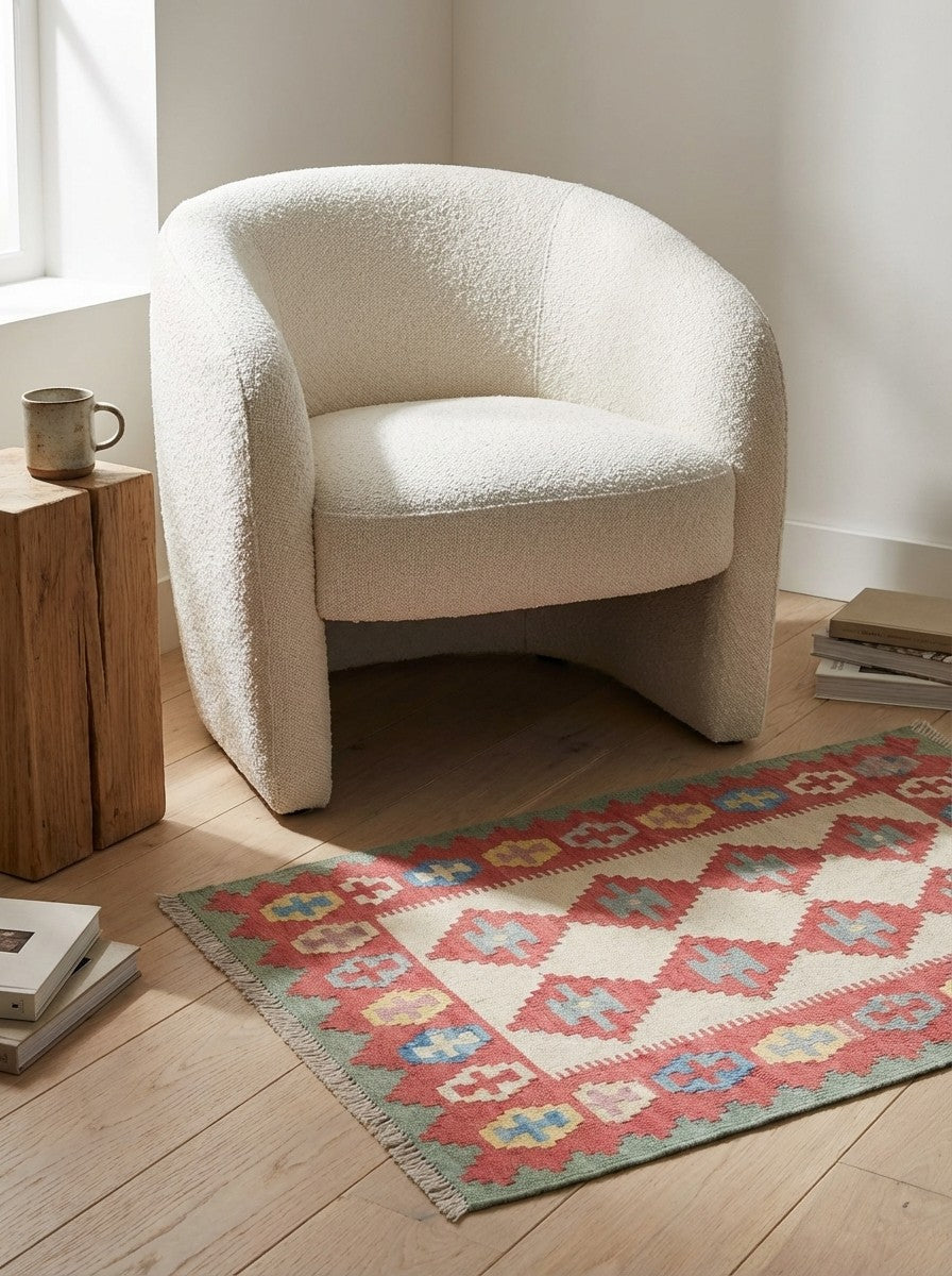 Kelim Gashgai — Handmade, 82x136 cm, Beige, 100% Virgin Wool | Detail view