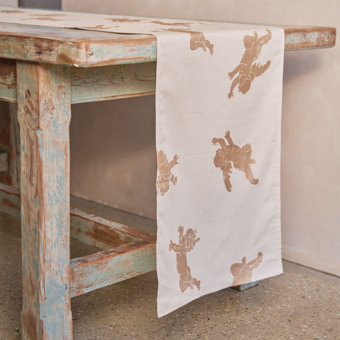 Christmas Gold Cherub Table Runner