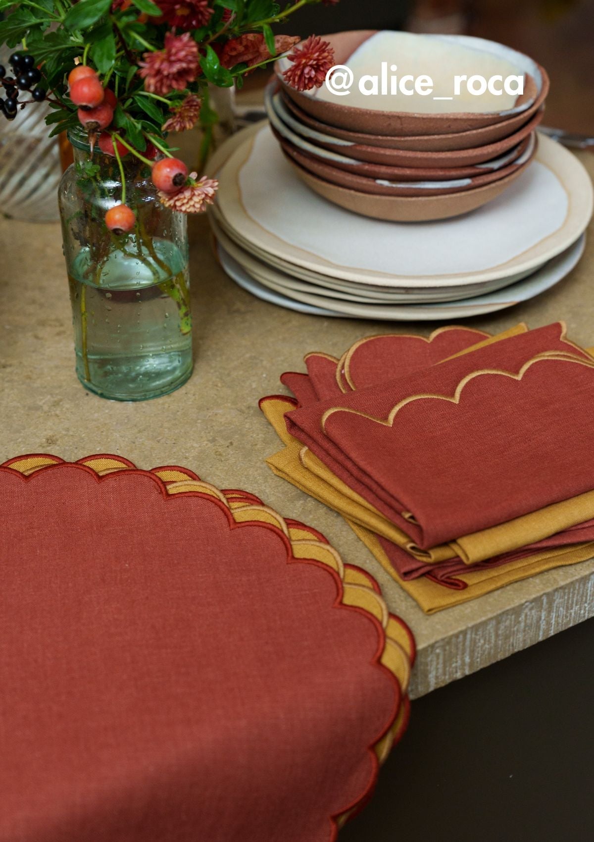 The Red Ochre Linen Scalloped Round Placemats (Set of 2)