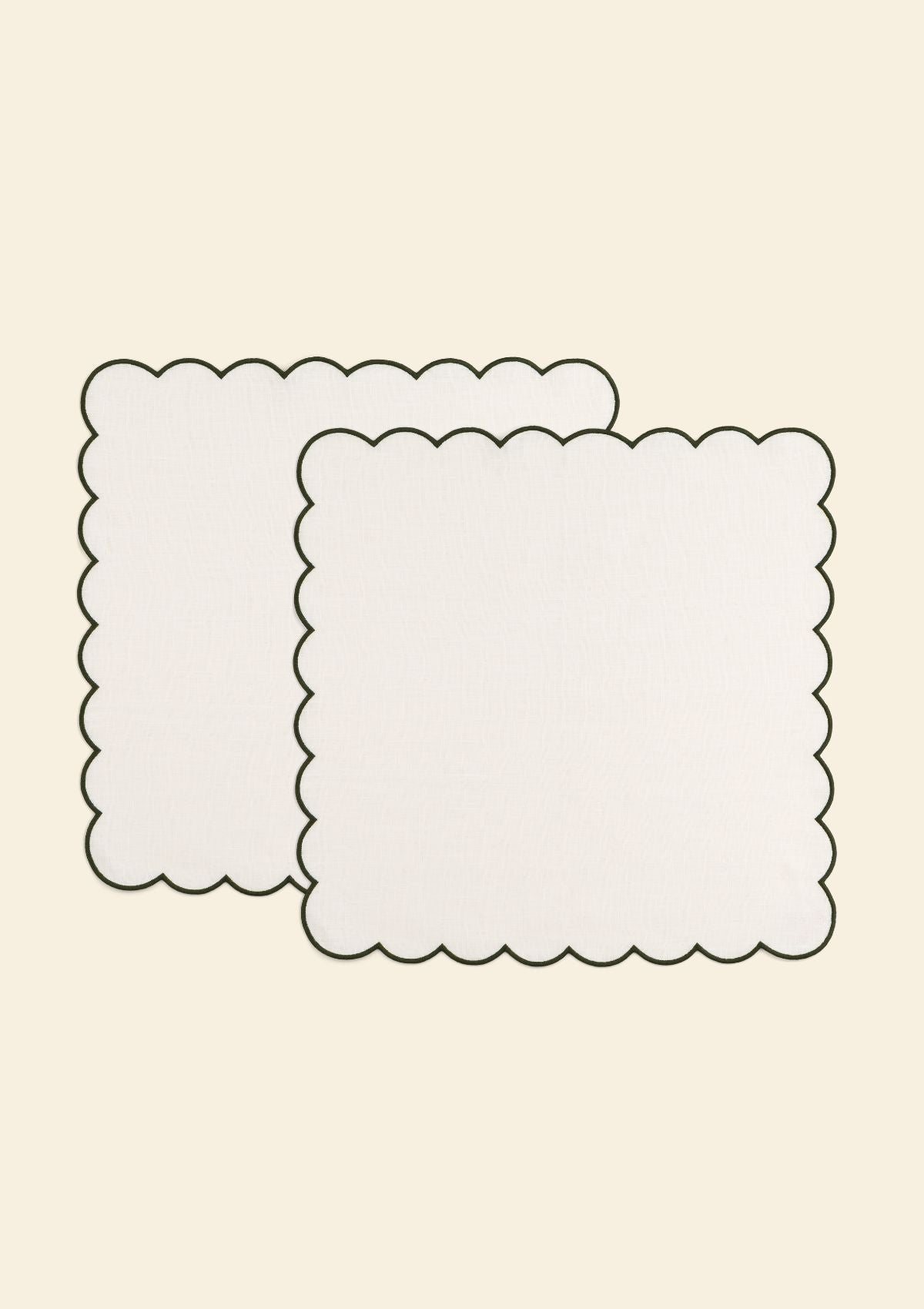 The White and Forest Green Linen Scalloped Napkins (Set of 2)