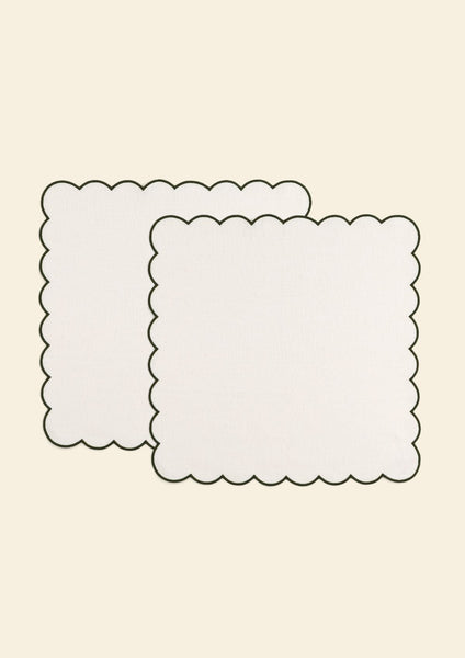 The White and Forest Green Linen Scalloped Napkins (Set of 2)