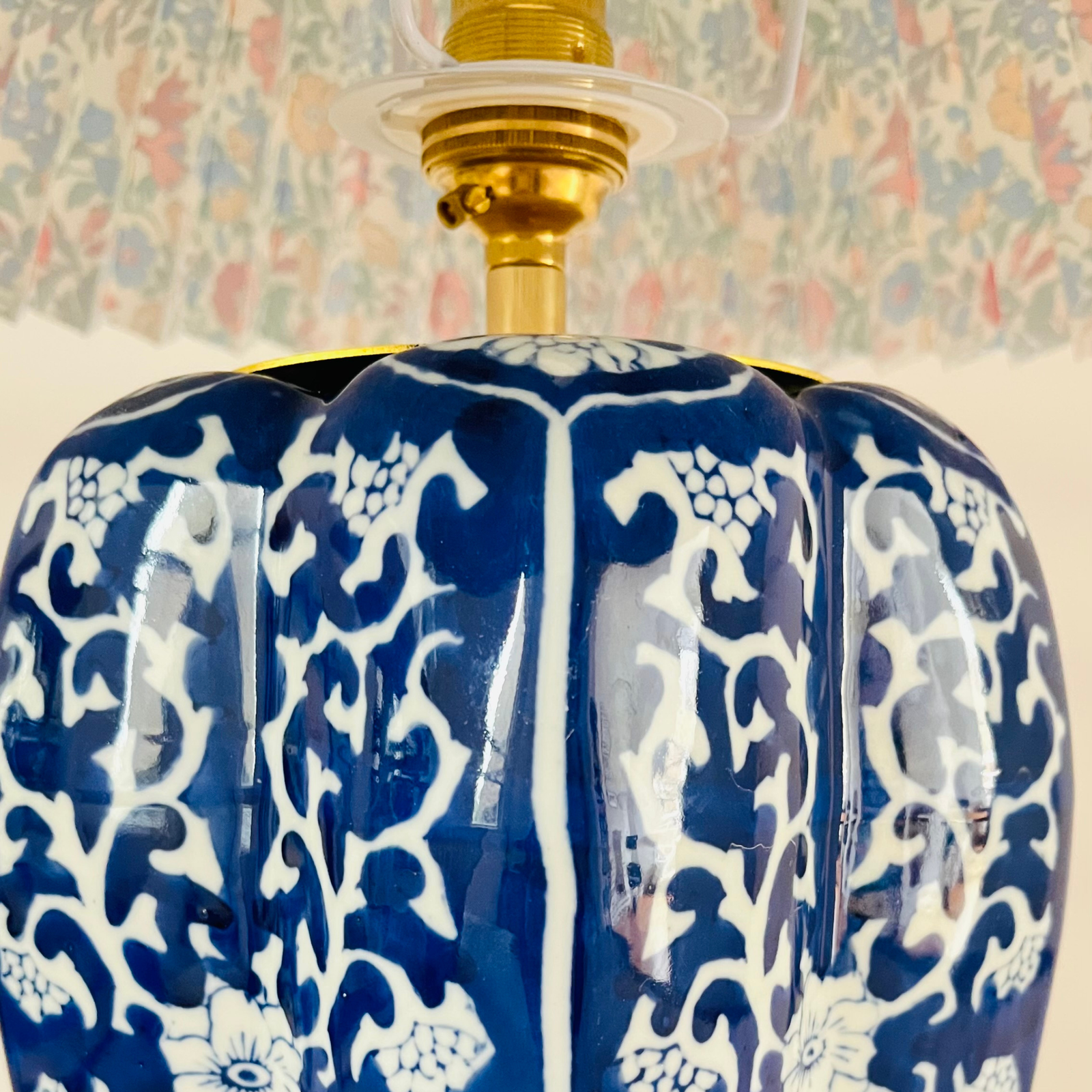 Antique Chinese Table Lamp