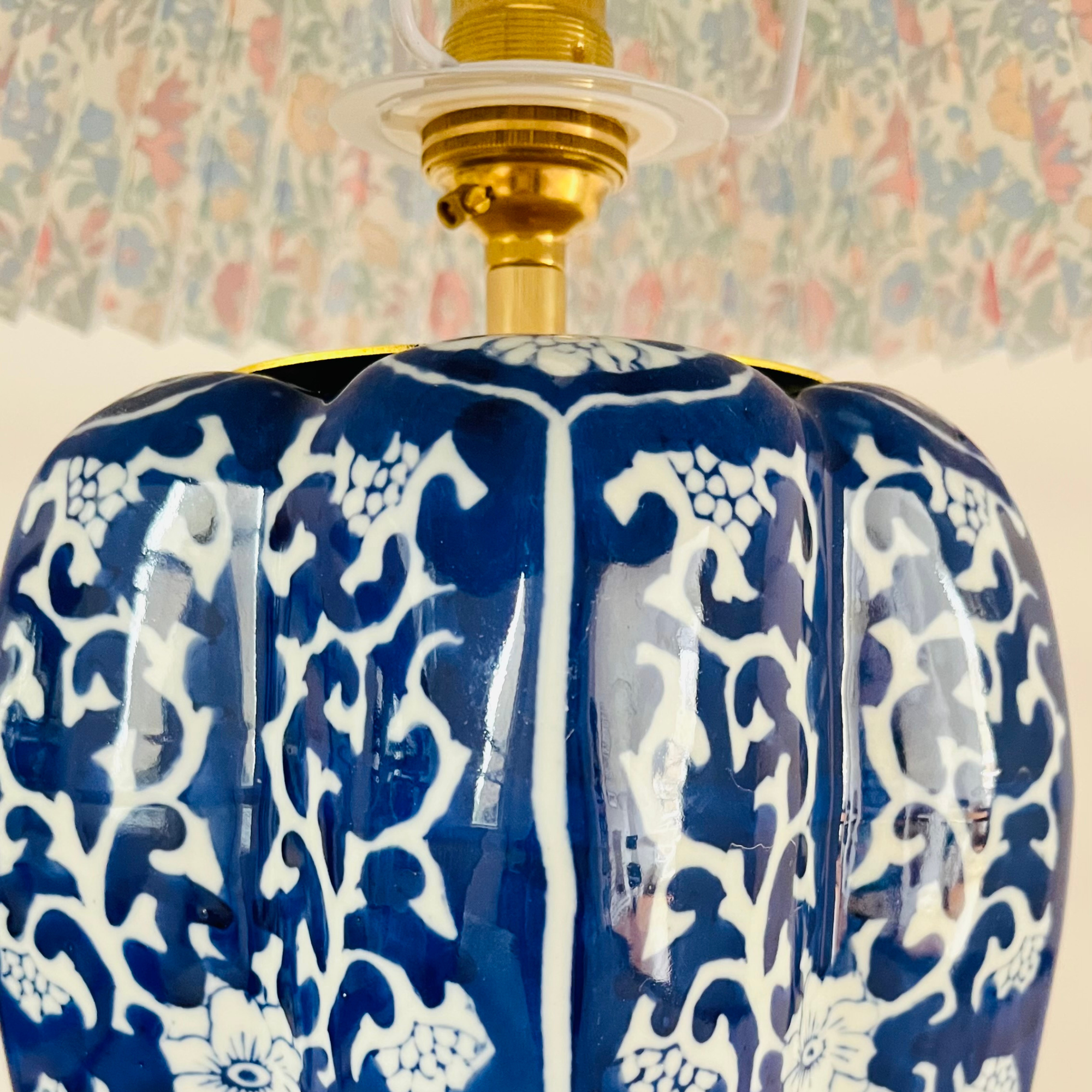 Antique Chinese Table Lamp