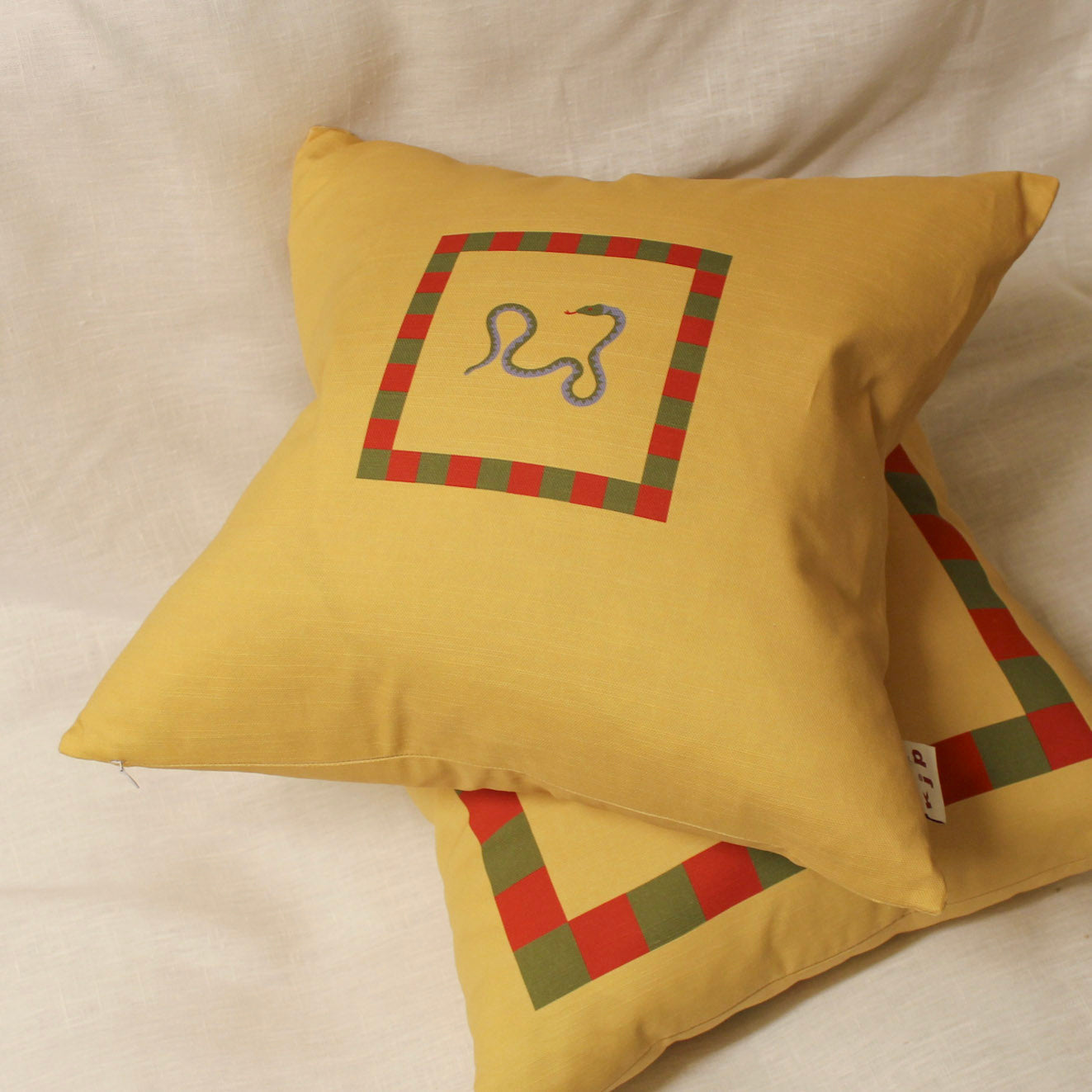 Pillow / Club / Corn