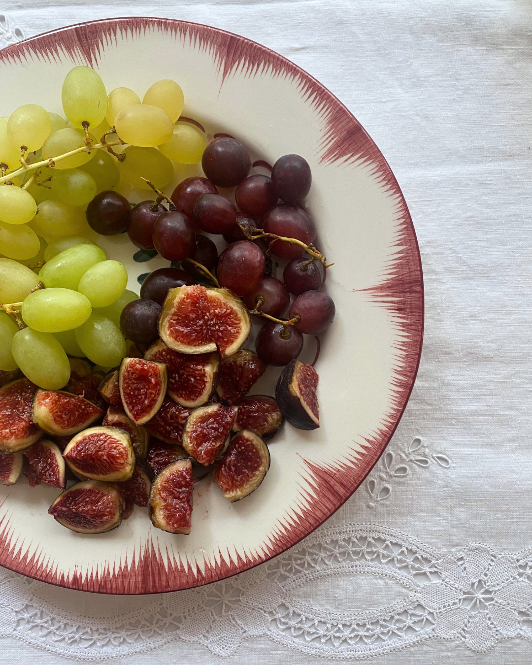 Burgundy Heritage dinner plate