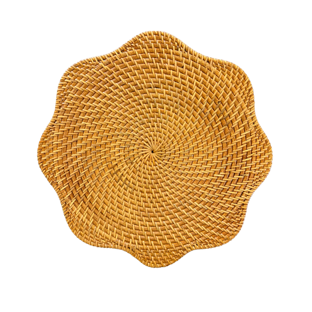 Natural rattan Charger Plate - Scallop