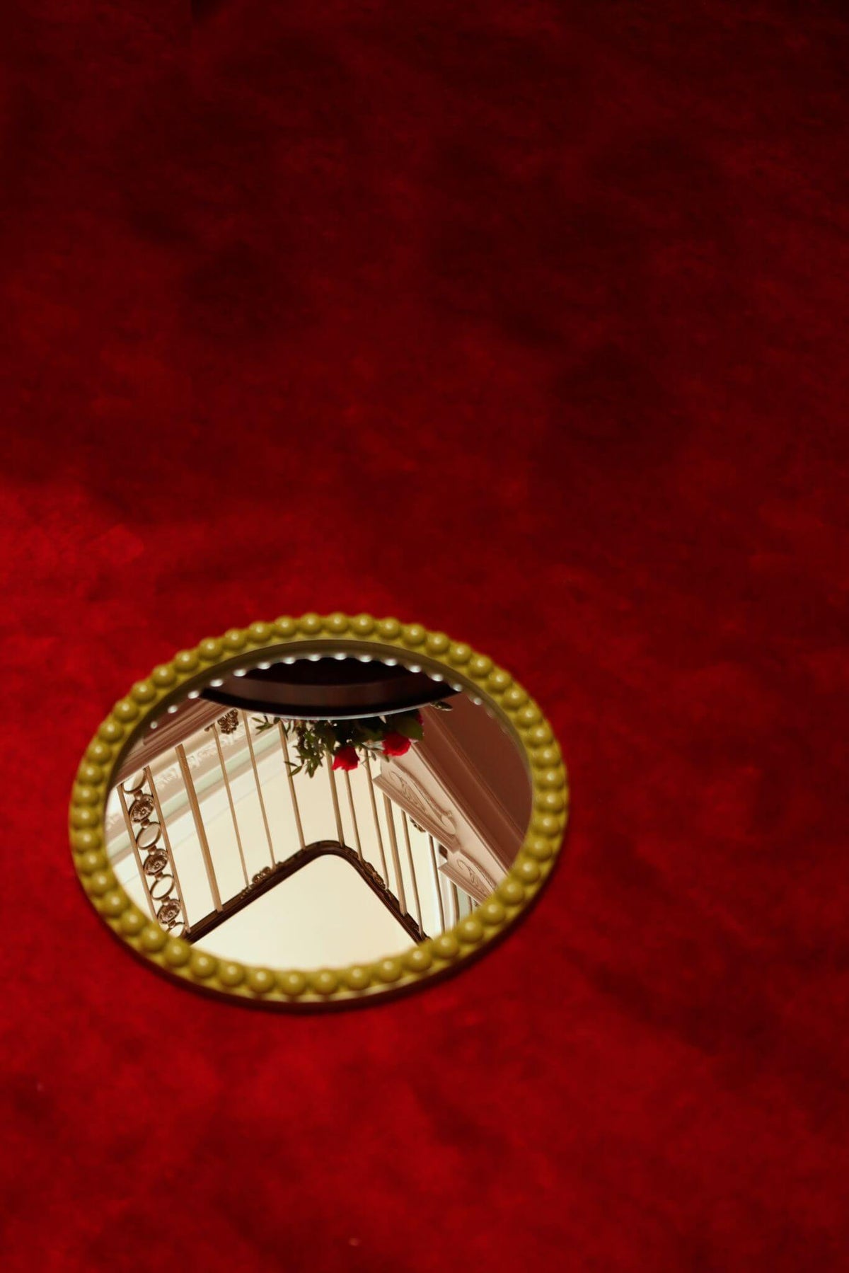 Round Over-Sized Bobbin Mirror