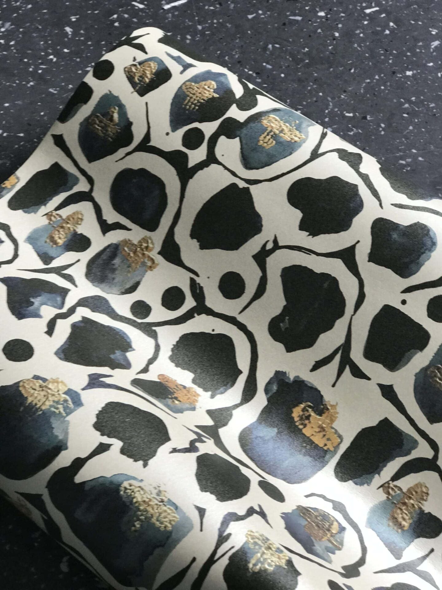 Giraffe Mono Wallpaper