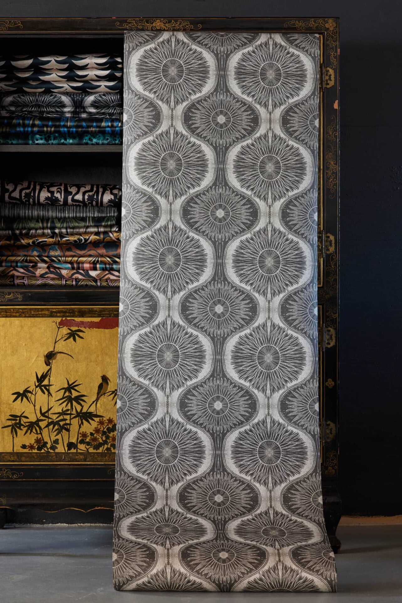 Bibana Pewter Wallpaper