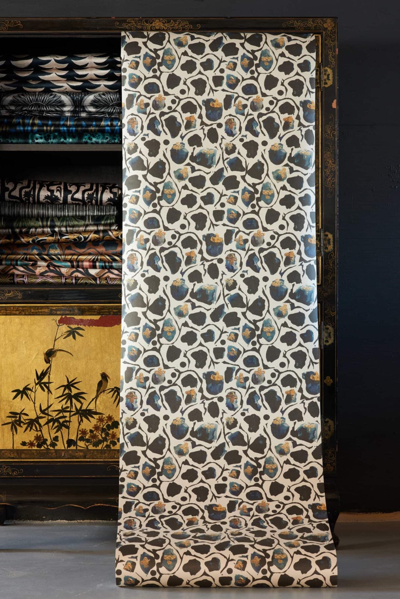 Giraffe Mono Wallpaper