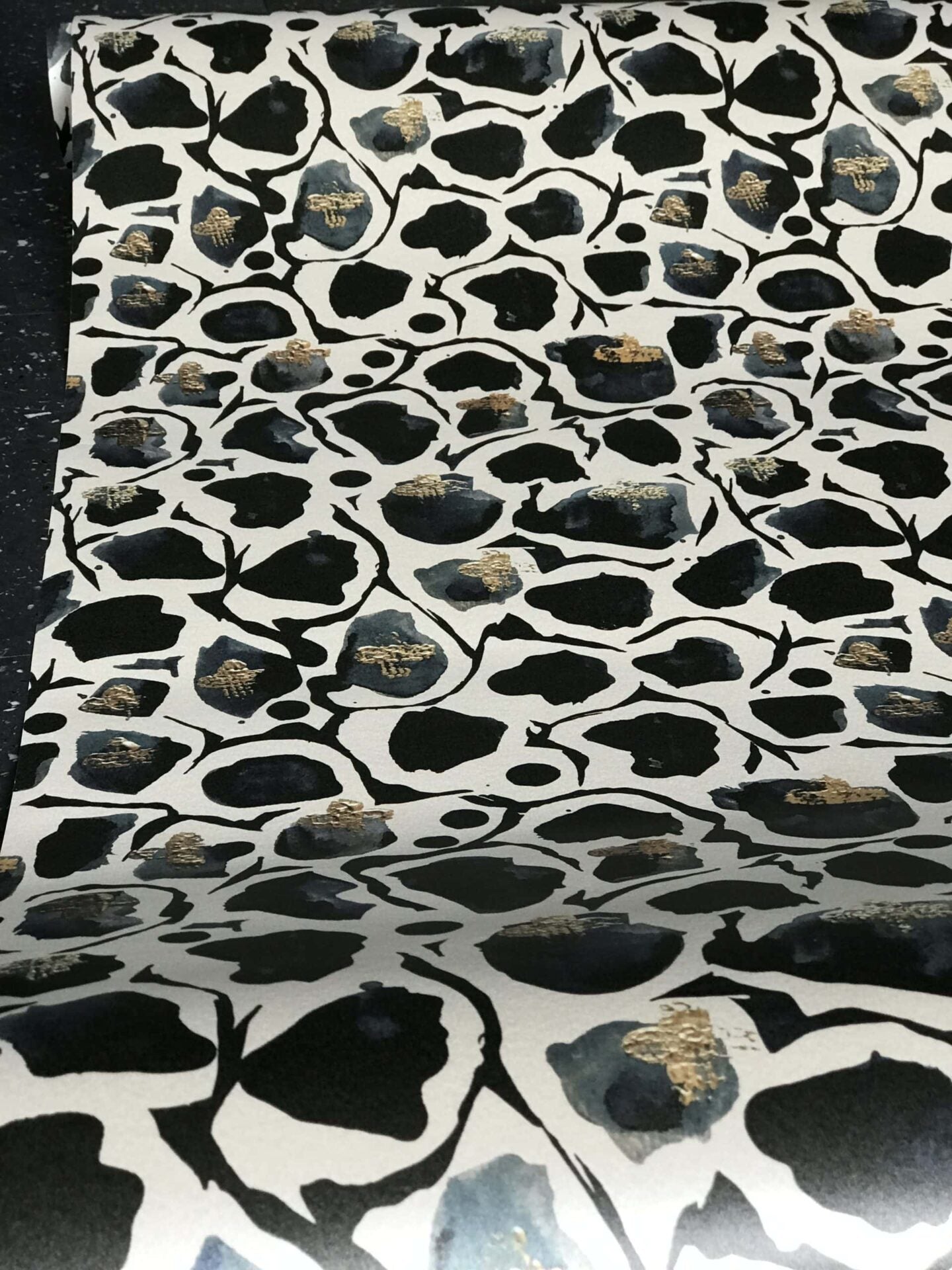 Giraffe Mono Wallpaper