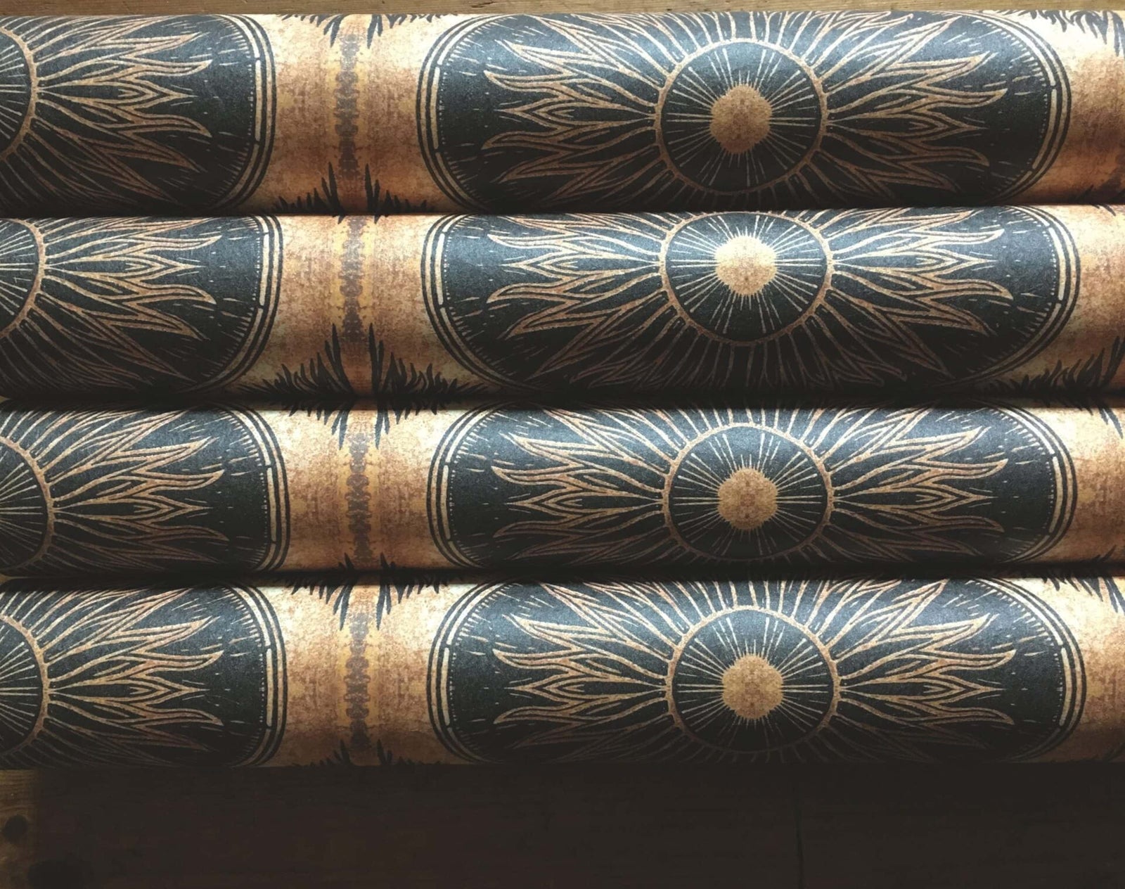 Bibana Gold Wallpaper